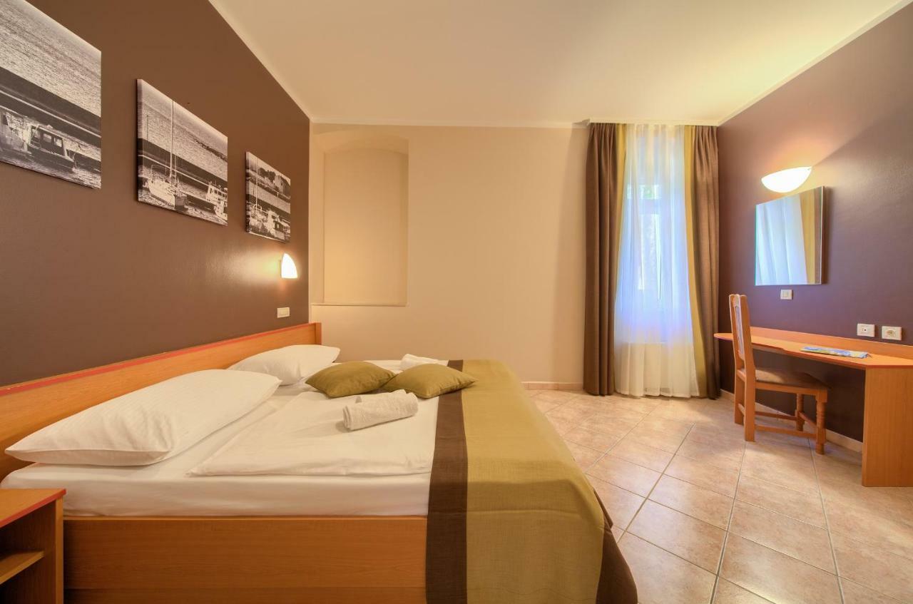 Villa Tamaris - Hotel Resort Drazica Крк Екстер'єр фото